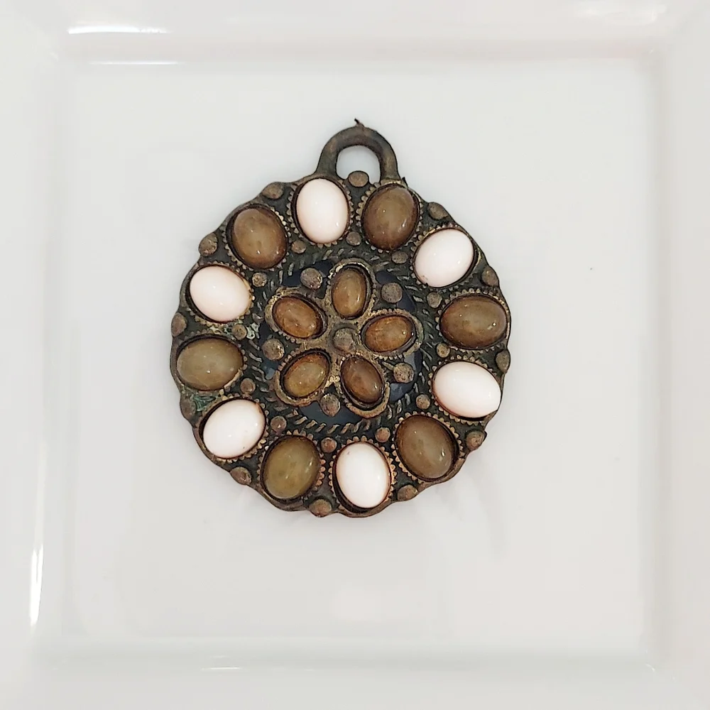 ⭐️5/$20 Circular Pendant - Green, Brown, Cream - Picture 1 of 3